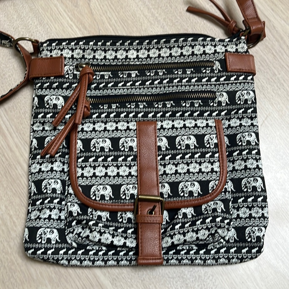 NWOT Bongo pocketbook